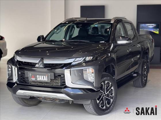 MITSUBISHI L200 TRITON 2.4 16V TURBO DIESEL SPORT HPE-S CD 4P 4X4 AUTOMÁTICO